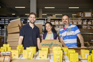 Schweizer KMU bauen mit Amazon ihr Exportgeschäft trotz dem anspruchsvollen Umfeld weiter aus Das Team von heybee: Schweizer Bienenprodukte erfolgreich in der DACH-Region – auch über Amazon.