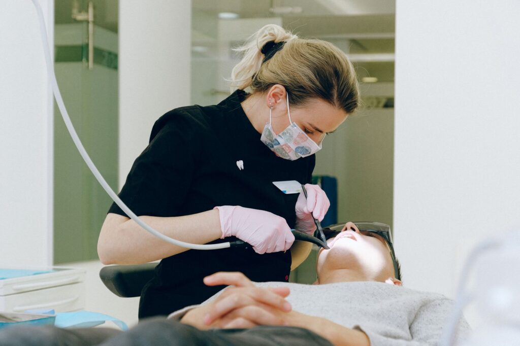 Professionelle Zahnreinigung: Wie oft ist sie wirklich sinnvoll?